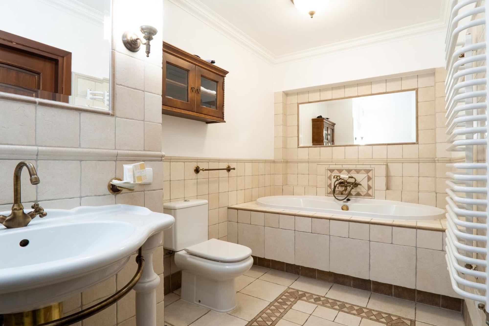 Apartamenty W Dworku Cheval Kraków Eksteriør billede